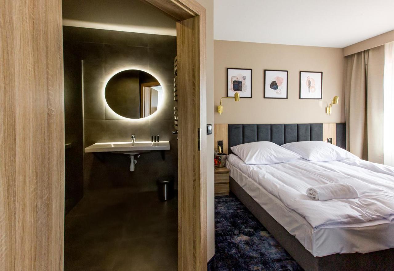 Hotel Zodiak Sucha  外观 照片