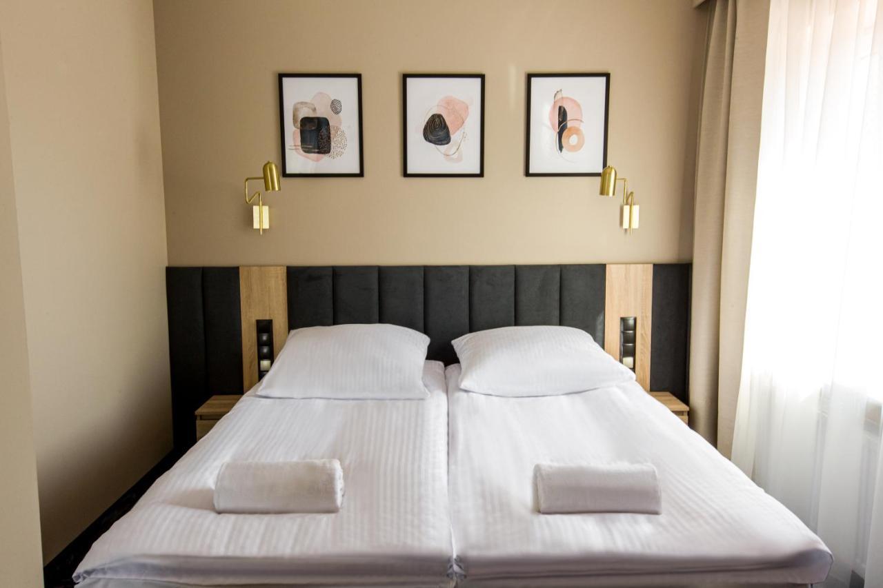 Hotel Zodiak Sucha  外观 照片