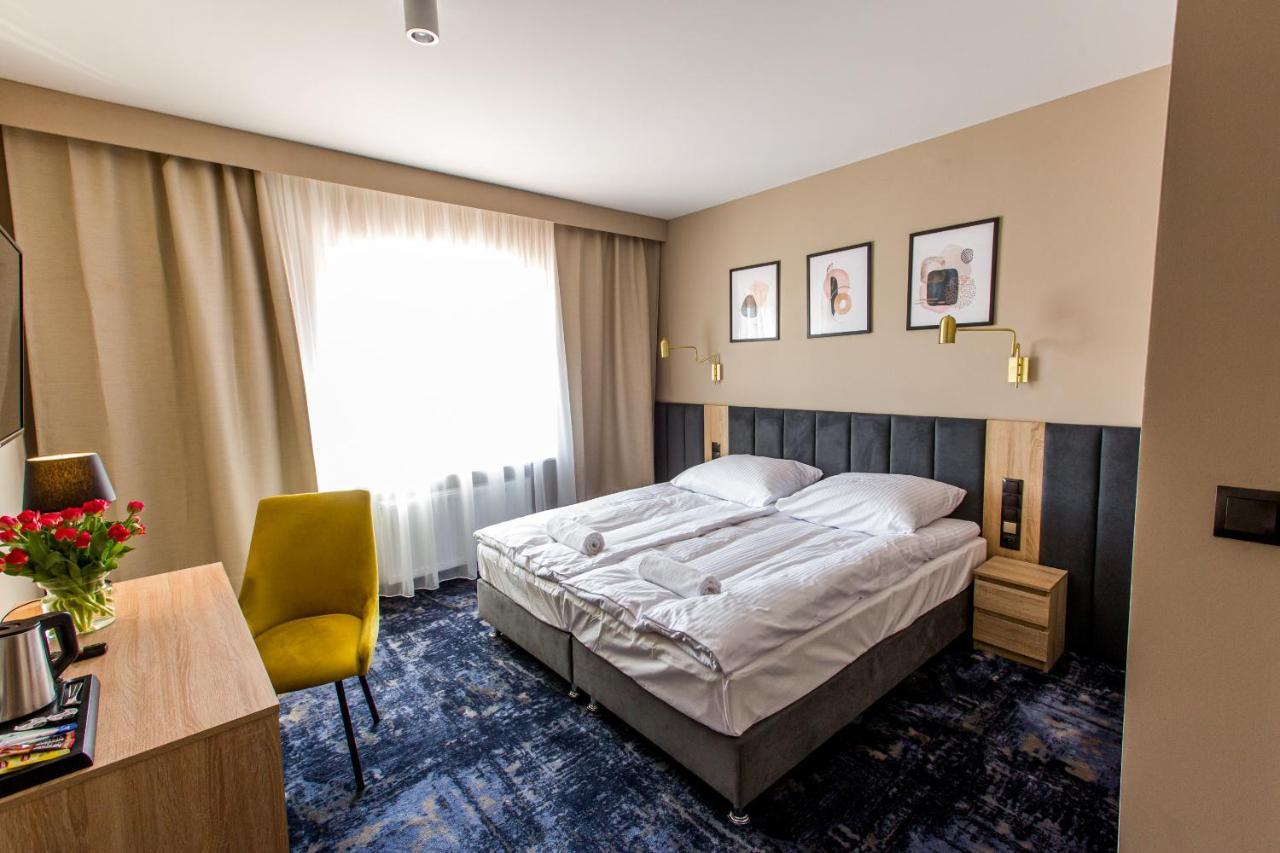 Hotel Zodiak Sucha  外观 照片