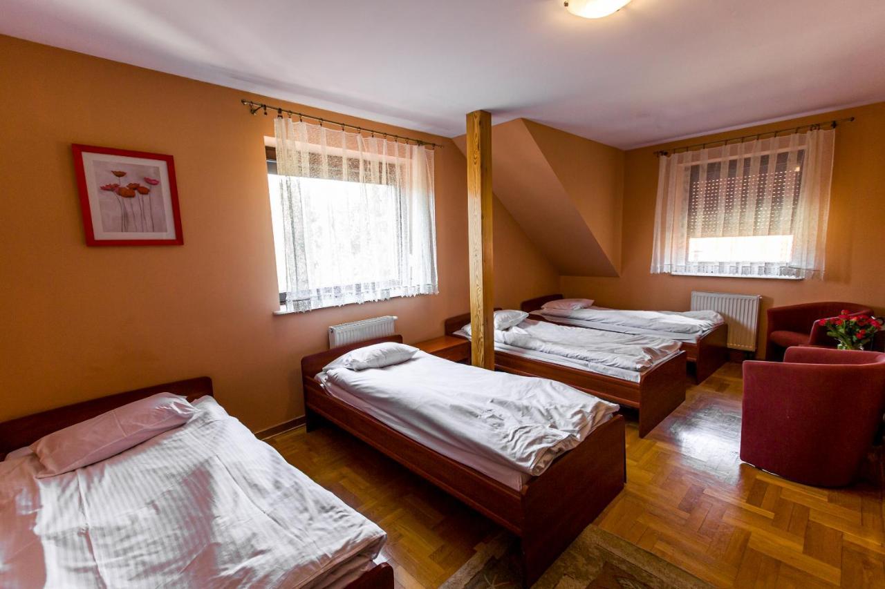 Hotel Zodiak Sucha  外观 照片