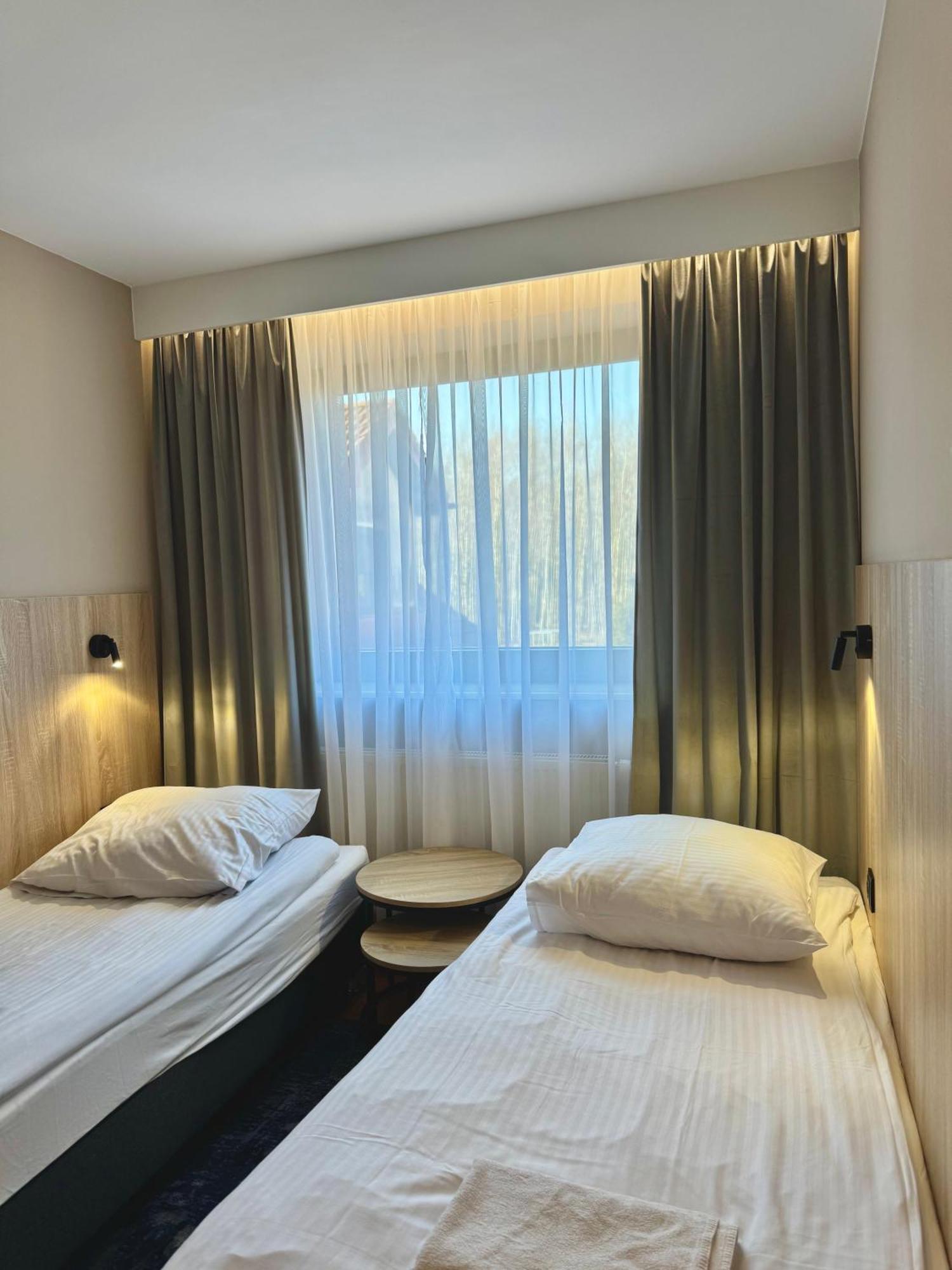 Hotel Zodiak Sucha  外观 照片