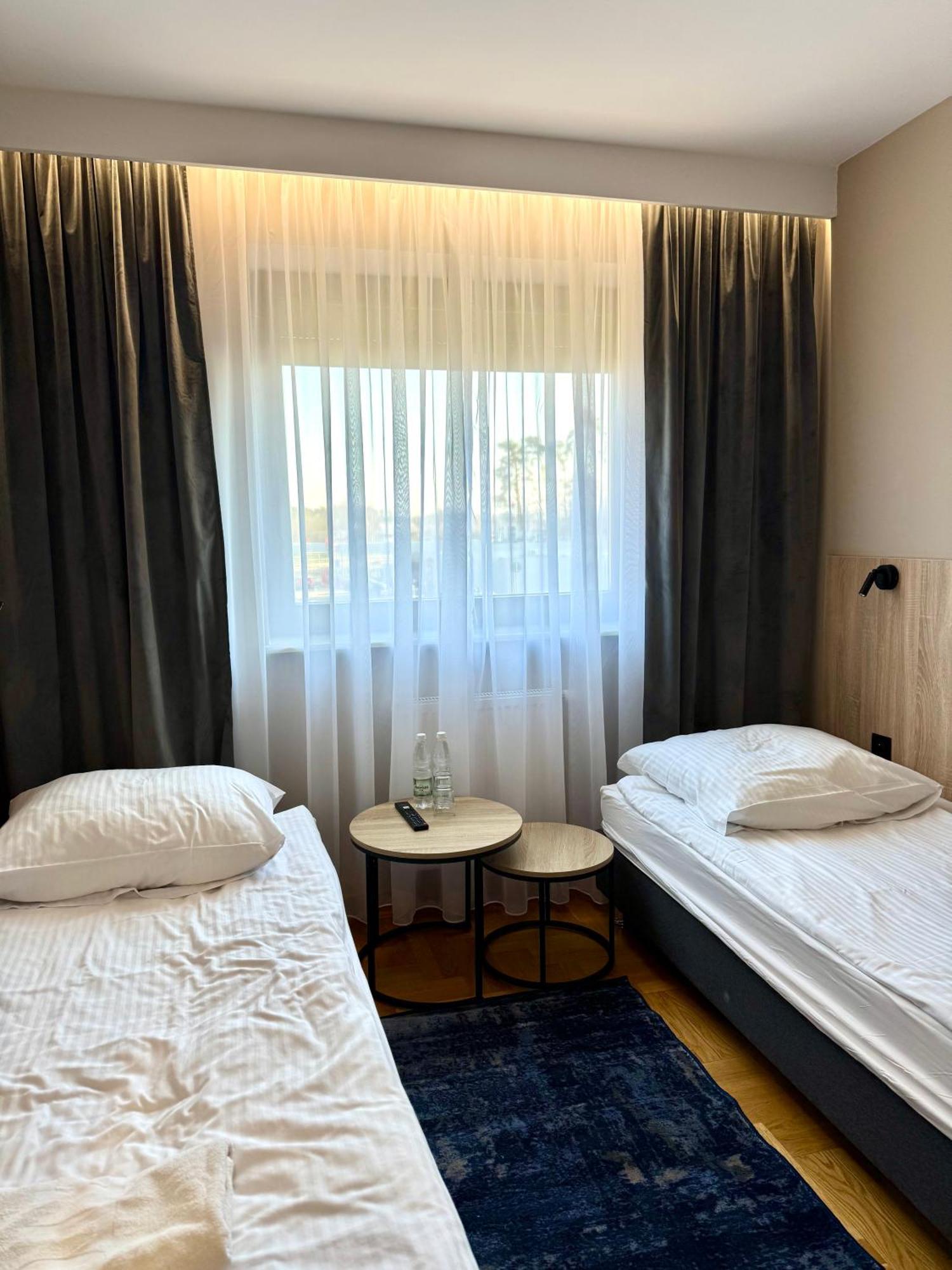 Hotel Zodiak Sucha  外观 照片