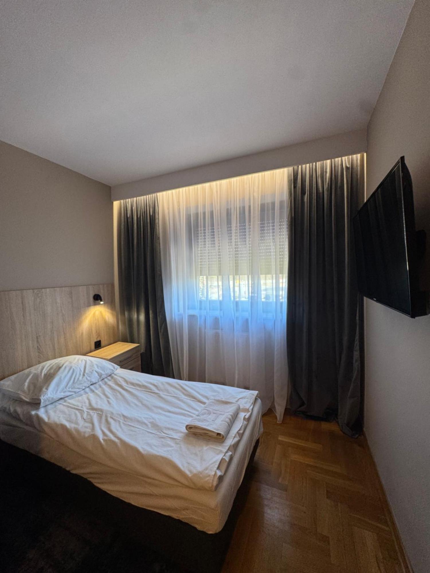 Hotel Zodiak Sucha  外观 照片