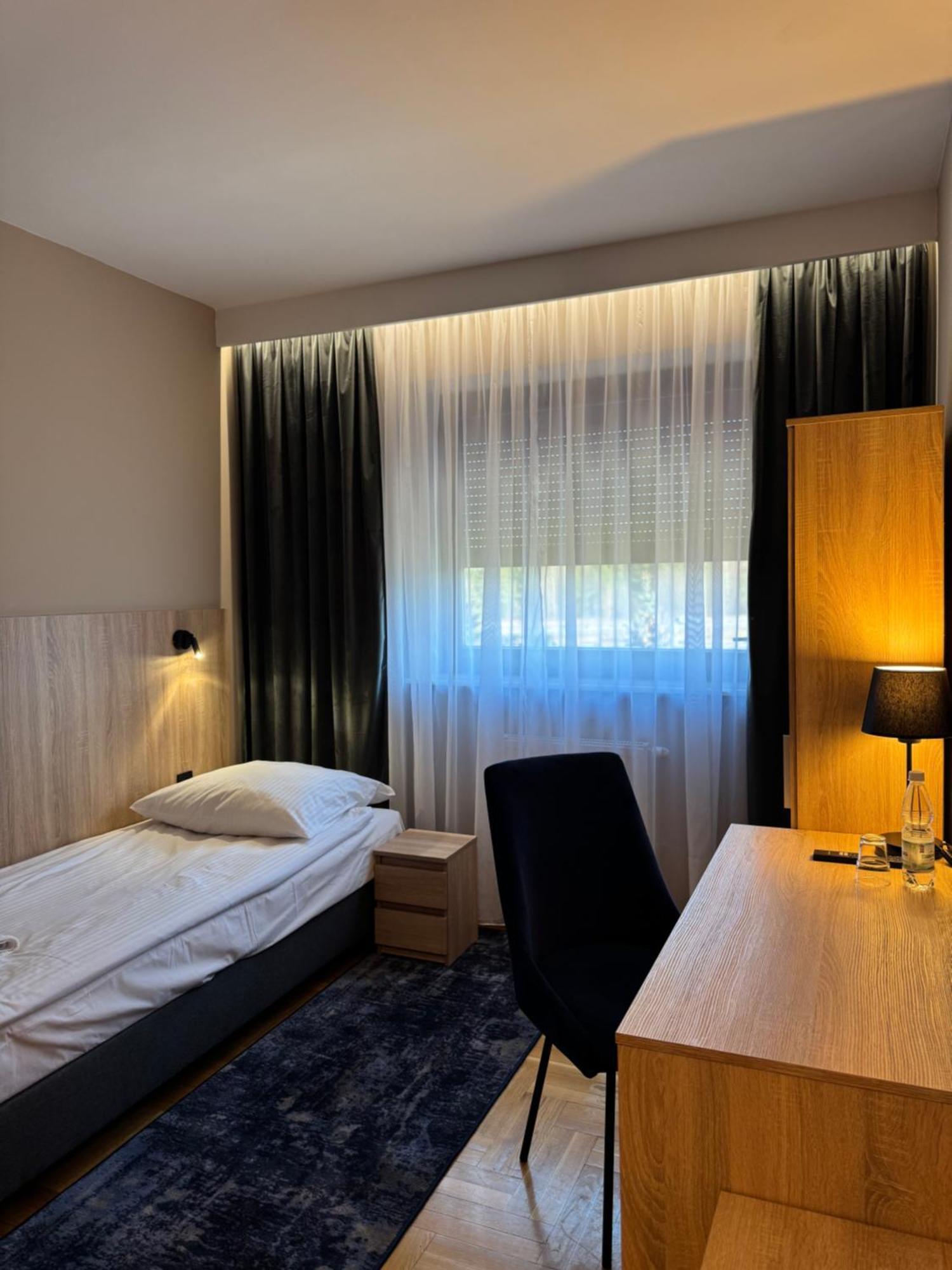 Hotel Zodiak Sucha  外观 照片